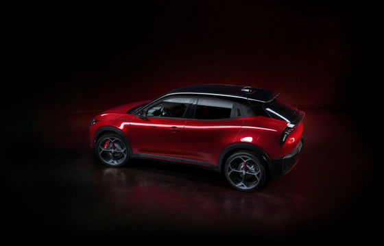 プレセール スポーティなコンパクトカー アルファロメオ 初のEVミラノ 2つのドライブラインオプション 156ph&240ph WLTC 240マイル