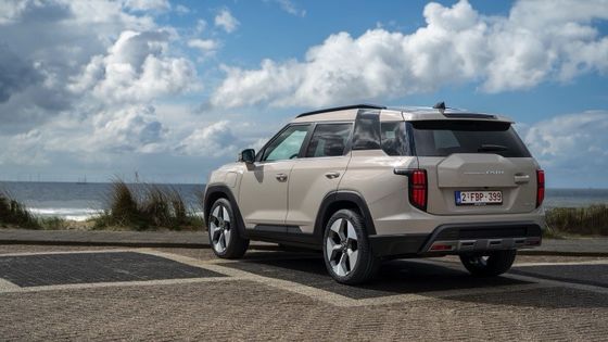 最新の純電気自動車 KGM トーレス EVS 時速109mph 最高速度152kw 207PS 最大出力 準備済み 純電気自動車