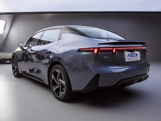 今日 最新のLYNK&CO 07 EM-P 126km長距離プロ PHEV 160 kWの電動モーターと350N.mのトルク