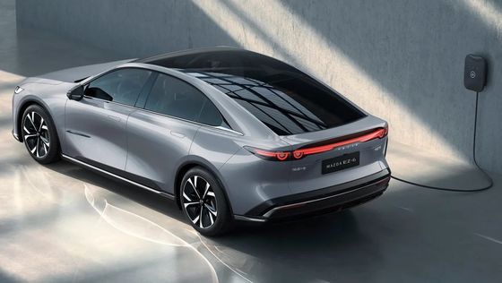 最初の純電動車 マツダ EZ-6は 滑らかな後輪駆動セランの