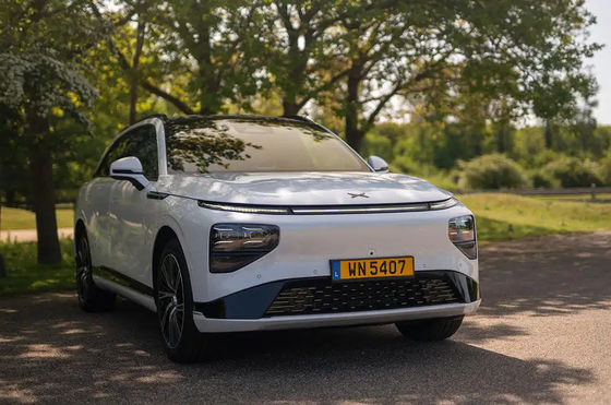 新しいプレミアム電気SUV -Xpeng G9 2024 570km pro 230モーターパワー 430N.m トーク 6.4sec 0-100km/h加速