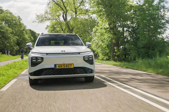 新しいプレミアム電気SUV -Xpeng G9 2024 570km pro 230モーターパワー 430N.m トーク 6.4sec 0-100km/h加速