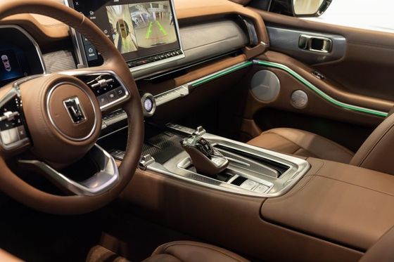 GWM TANK 高級オフロードSUV PHEV AWD 駆動列車 190km/h 最高速度 3.0t 360PS V6エンジンと0.4h 急速充電時間