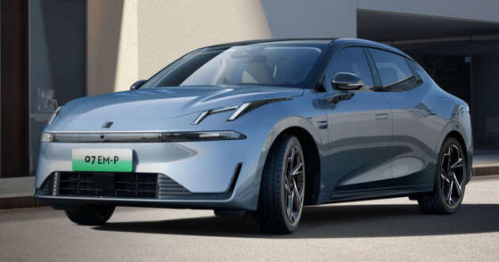 強力な新型ハイブリッドカー LYNK&CO 07 EM-P 163 PS と 255 Nm トークと 160kw モーターパワー&3 スピード DHT ギアボックス