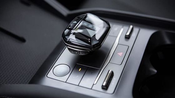 新しいハイブリッド車両 2024 BYD Qin L Dm-i 1.5T 101PS.L4 エンジン 218PS 電動エンジンパワー 180km/h 最大速度