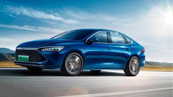 新しいハイブリッド車両 2024 BYD Qin L Dm-i 1.5T 101PS.L4 エンジン 218PS 電動エンジンパワー 180km/h 最大速度