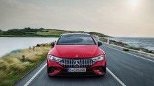 熱売の電気自動車 メルセデス・ベンツ EQE AMG 43 4MATIC 90.6kwhバッテリー 350kw/476P.sのモーターパワーで450kmの範囲