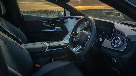 最も魅力的な電気自動車 メルセデス・ベンツ EQE 300 セダン 525km範囲 180kw/245P.s 電力 210kmph 最大速度