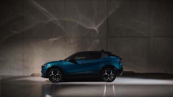 最初のEVコンパクトカー アルファロメオジュニア電動 54.8kwhのバッテリーと最大パワー 158kW,最大345マイル範囲