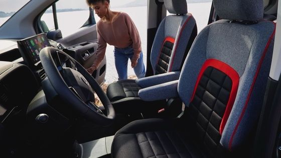 新型シトロエンe-ベルリンゴ 新型電気自動車 339km 走行距離 100kwのバッテリーで52kwh モーターパワー&最高速度132km/h