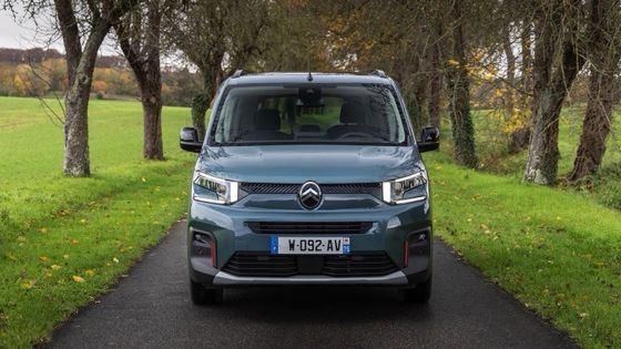 新型シトロエンe-ベルリンゴ 新型電気自動車 339km 走行距離 100kwのバッテリーで52kwh モーターパワー&最高速度132km/h