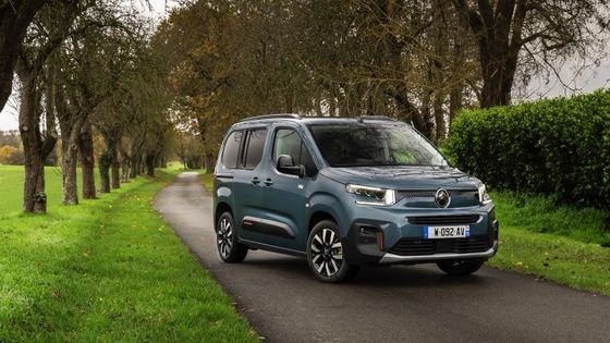 新型シトロエンe-ベルリンゴ 新型電気自動車 339km 走行距離 100kwのバッテリーで52kwh モーターパワー&最高速度132km/h