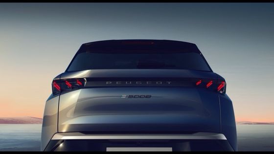 プレセール 2024 ページオ E-5008 SUV 500km 走行距離 326馬力 (240KW) 双エンジン AWD 純電気自動車