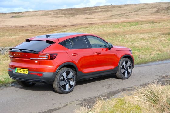 全方位電動車 ボルボ EC40 アルティメットツインモーター WLTP 326マイル 4.7秒加速 0-62mph 408hp モーター馬力