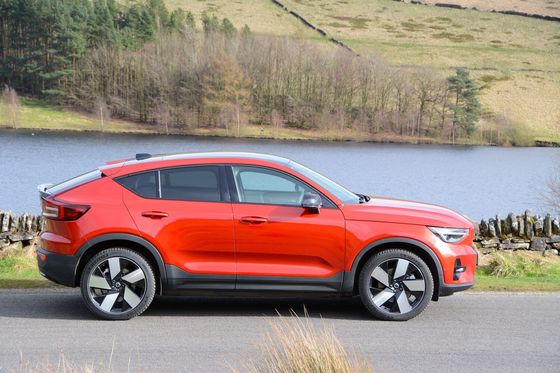 全方位電動車 ボルボ EC40 アルティメットツインモーター WLTP 326マイル 4.7秒加速 0-62mph 408hp モーター馬力