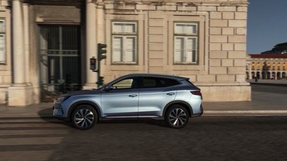 FWD 1.5L エンジン BYD SEAL U DM-i PHEV 電気自動車 電気モーター 18.3kwh バッテリー 最大パワー 214bhp