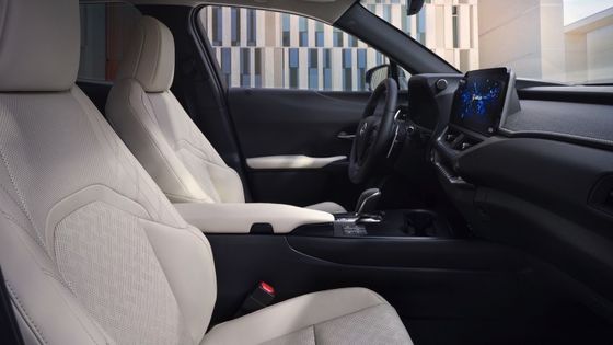 レクサス UX300e 2023 レビュー,オール電動EV 440km範囲 WLTP 7.5s 0-100km/h 加速 150kw パワー 純粋な電気自動車