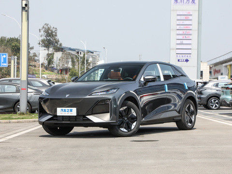 最新のHUAWEIシステム DEEPAL S07 2024 EREV 121km CLTC0.5h 急速充電時間 175kW 最大パワー 320N.m トーク