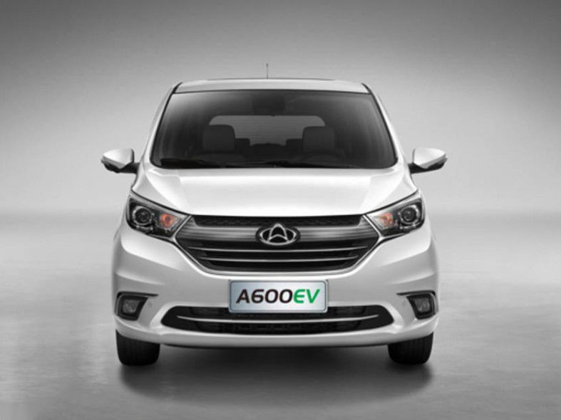 Changan Auchan A600EVの純粋な電気自動車MPV 6 Seater EV車のリチウム イオン電池