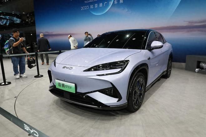 美しい純電気 BYDシーライオン 07EV 車 ブラッドバッテリー付き 新エネルギー車