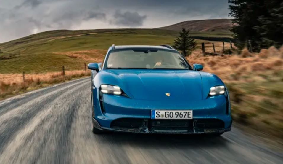 最も完全な高速電気自動車 - ポルシェ・テイカン・クロス・トゥリスモ 最速220km/h 新エネルギー自動車