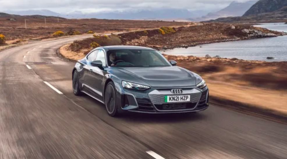 2023 Audi e-Tron GT 究極の4ドア電気自動車 673hp 480km CLTC と 93.4kwh バッテリー容量