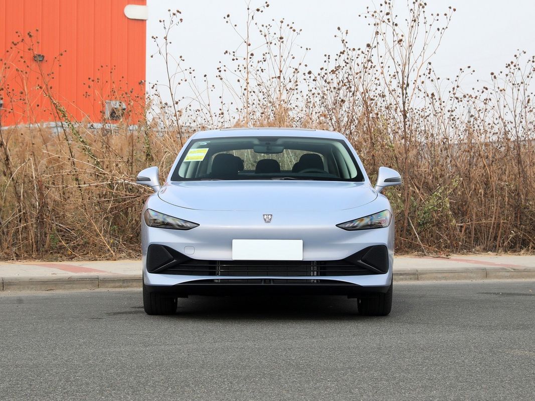 ローエ D7 DMH 125 Beyond エディション ミッドサイズのプラグインハイブリッド電気自動車 セダン EV