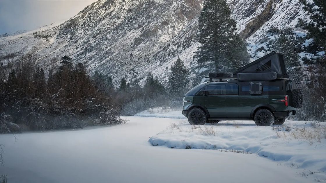 8フィートベッドと広い収納室内