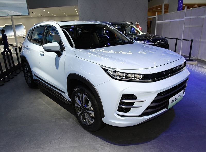 2023年 クラシックEXCEEDハイブリッド車 チェリー EXCEED ET-i 1.5T 156hp L4+ 125電動モーター 180km/h 最高速 0-100km/h 7秒で