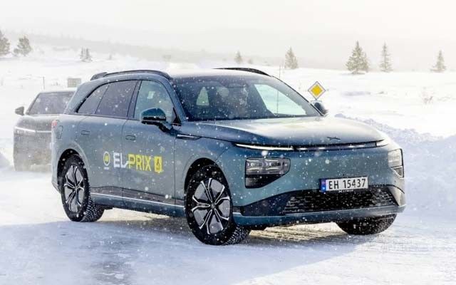 新しいプレミアム電気SUV -Xpeng G9 2024 570km pro 230モーターパワー 430N.m トーク 6.4sec 0-100km/h加速