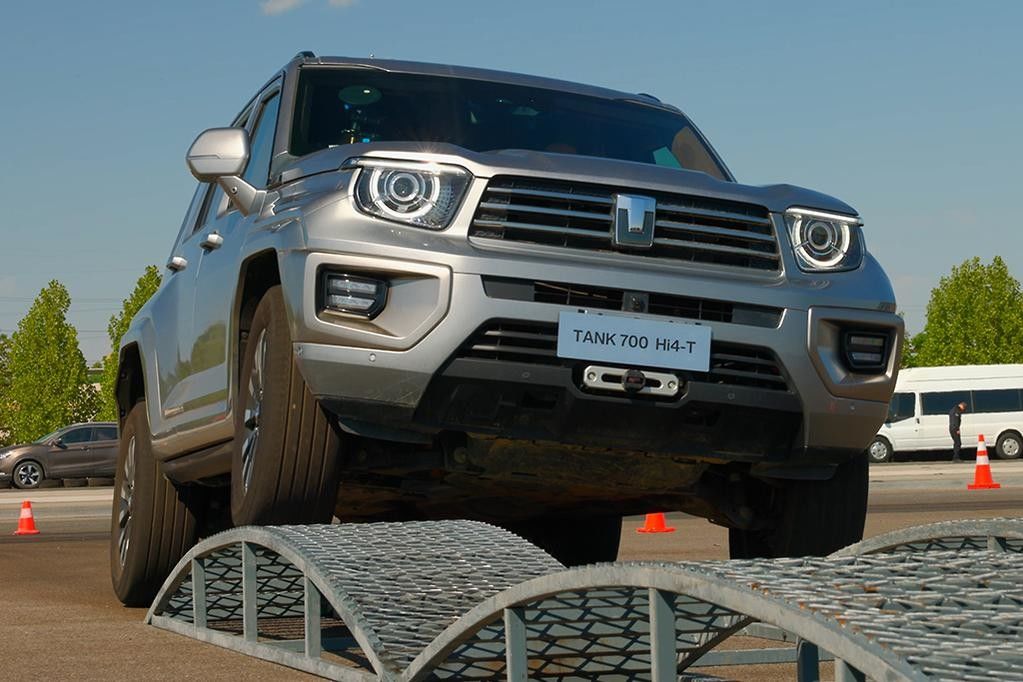 GWM TANK 高級オフロードSUV PHEV AWD 駆動列車 190km/h 最高速度 3.0t 360PS V6エンジンと0.4h 急速充電時間