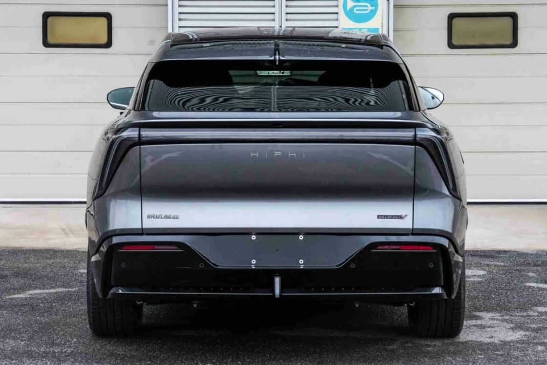 純電動SUV Hiphi Y 560km RWDパイオニア版 0.63h 急速充電 190km/h 最高速度 336PSモーターパワー